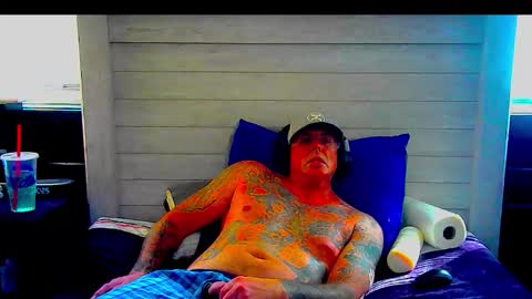 Snapshot of solodolo2020 chatting on March 7, 4:15 pm I love watching beautiful women play with themselves online show from March 7, 4:15 pm