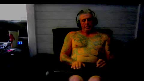 Snapshot of solodolo2020 chatting on April 26, 5:49 am I love watching beautiful women play with themselves online show from April 26, 5:49 am