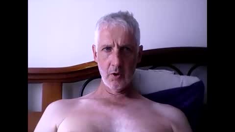 Snapshot of soloman1969 chatting on January 21, 2:33 am Soloman online show from January 21, 2:33 am