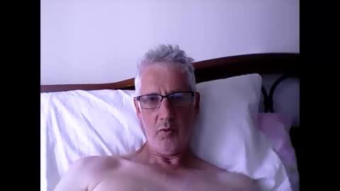 Snapshot of soloman1969 chatting on December 16, 2:38 am Soloman online show from December 16, 2:38 am