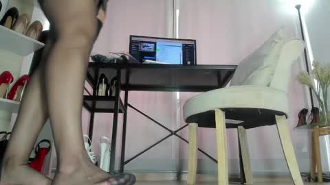 solsmith0 online show from October 7, 7:33 pm