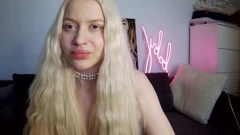 Snapshot of somespeciall chatting on March 20, 2:22 pm somespeciall online show from March 20, 2:22 pm