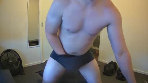 Snapshot of somethingsexysam chatting on January 5, 6:13 am Edging Sam JOI online show from January 5, 6:13 am