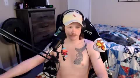 Snapshot of somethinqfunny chatting on March 2, 11:20 pm Lover Boi online show from March 2, 11:20 pm