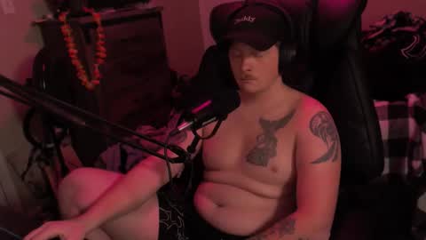 Snapshot of somethinqfunny chatting on March 16, 3:12 am Lover Boi online show from March 16, 3:12 am