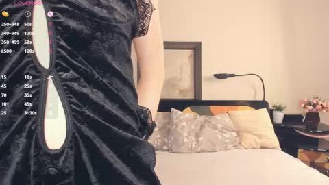 Snapshot of song_about_you chatting on May 5, 11:40 am Monika 3 online show from May 5, 11:40 am