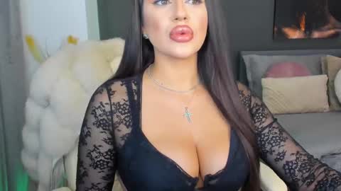 Snapshot of sonia__rey chatting on February 27, 4:20 am Sonia  Rey online show from February 27, 4:20 am