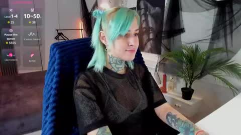 Snapshot of sonia_blond chatting on November 30, 2:21 pm Sonia online show from November 30, 2:21 pm