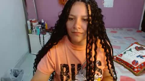 Snapshot of soniafuckboobs chatting on December 28, 3:59 pm soniafuckboobs online show from December 28, 3:59 pm