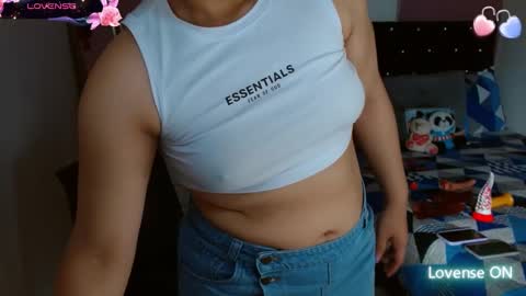 Snapshot of soniafuckboobs chatting on March 3, 12:27 pm soniafuckboobs online show from March 3, 12:27 pm