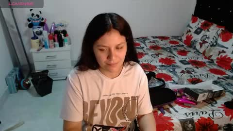 Snapshot of sonialatin69 chatting on June 5, 7:08 pm sonialatin69 online show from June 5, 7:08 pm