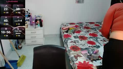 Snapshot of sonialatin69 chatting on June 10, 12:15 pm sonialatin69 online show from June 10, 12:15 pm