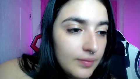 sonic_jess07 online show from June 15, 8:27 am
