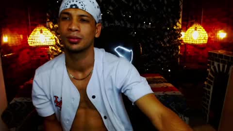 Snapshot of sonicj25_ chatting on January 11, 4:27 am SONIC online show from January 11, 4:27 am