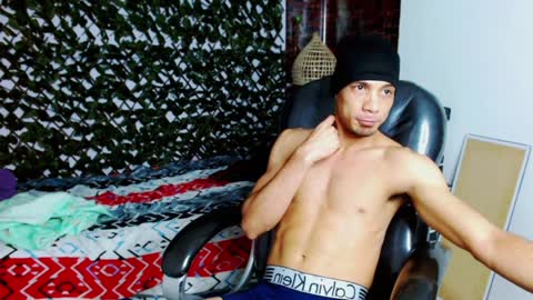 Snapshot of sonicj25_ chatting on January 14, 8:09 am SONIC online show from January 14, 8:09 am