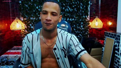 Snapshot of sonicj25_ chatting on January 20, 12:25 am SONIC online show from January 20, 12:25 am