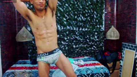 Snapshot of sonicj25_ chatting on January 20, 3:26 am SONIC online show from January 20, 3:26 am