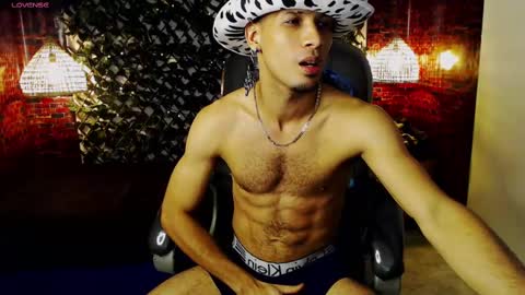 Snapshot of sonicj25_ chatting on February 23, 10:09 pm SONIC online show from February 23, 10:09 pm