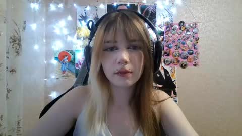 Snapshot of sonwosick chatting on July 23, 3:21 pm Mila online show from July 23, 3:21 pm