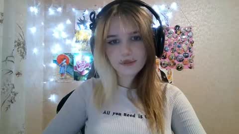 Snapshot of sonwosick chatting on August 1, 4:06 pm Mila online show from August 1, 4:06 pm