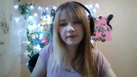 Snapshot of sonwosick chatting on August 9, 3:28 pm Mila online show from August 9, 3:28 pm
