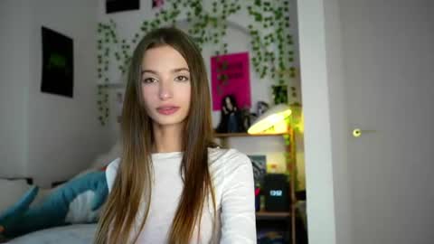 Snapshot of sonyaericsson chatting on July 9, 10:52 am Eva 3 online show from July 9, 10:52 am