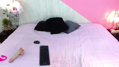 sophia_brunette21 online show from January 11, 11:37 am