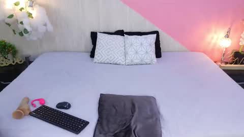 sophia_brunette21 online show from February 11, 11:37 am