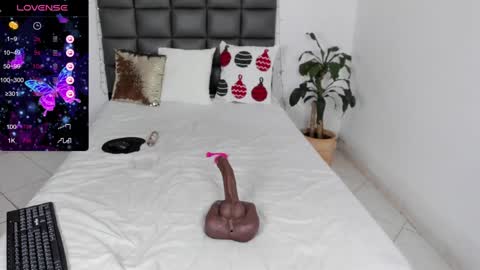 Snapshot of sophia_clark1 chatting on December 2, 10:45 pm SOPHIA CLARK1 online show from December 2, 10:45 pm