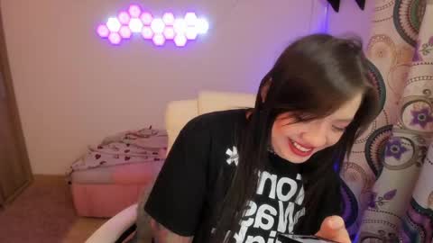 sophia_grants online show from April 28, 2:27 am
