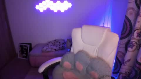 sophia_grants online show from June 4, 6:52 am