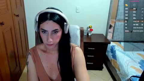Snapshot of sophia_harry chatting on October 9, 4:10 am sophia CM online show from October 9, 4:10 am