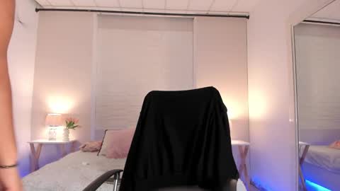  S O P H I A  online show from February 12, 11:38 am