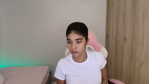Snapshot of sophia_storn chatting on June 25, 12:43 am Sophia Storm online show from June 25, 12:43 am
