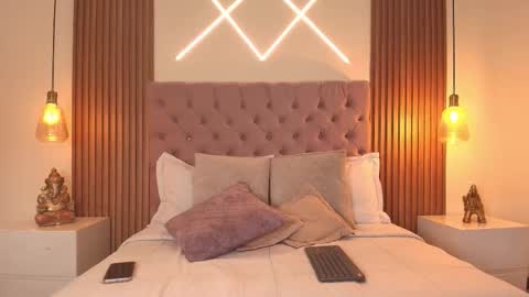 sophia_turneer online show from December 1, 8:03 pm