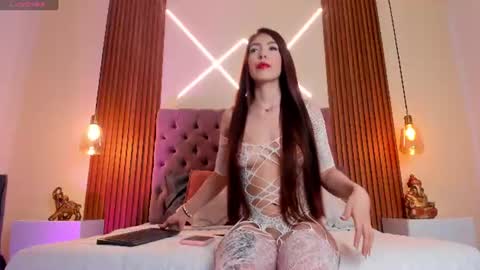 sophia_turneer online show from June 19, 3:00 am