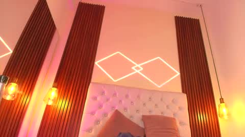 sophia_turneer online show from July 27, 10:50 pm