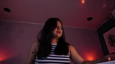 Snapshot of sophia_wilsonn_ chatting on June 1, 11:23 am Sofi online show from June 1, 11:23 am