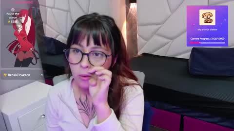 Sophi  online show from September 17, 2:30 pm