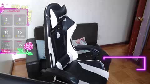 sophiaa_vega_ online show from March 10, 1:05 pm