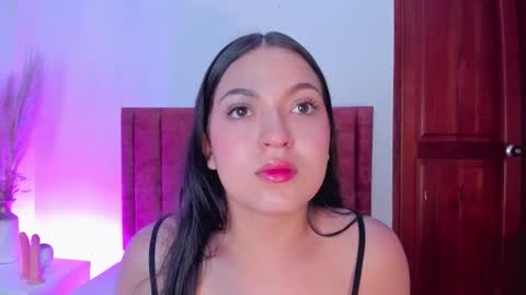 sophiacolliins online show from September 25, 11:36 am