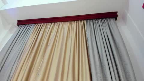 sophiacolliins online show from October 14, 11:22 am