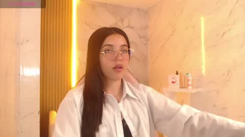Snapshot of sophiadoll_tf chatting on May 7, 1:16 pm sophiadoll_tf online show from May 7, 1:16 pm