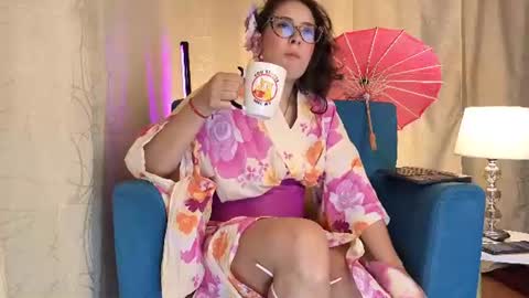 Snapshot of sophiadumont chatting on June 25, 12:42 pm Sophia online show from June 25, 12:42 pm