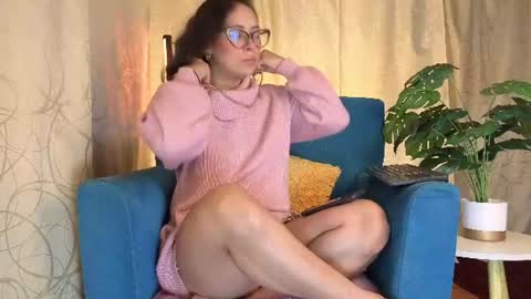 Snapshot of sophiadumont chatting on July 3, 10:43 am Sophia online show from July 3, 10:43 am