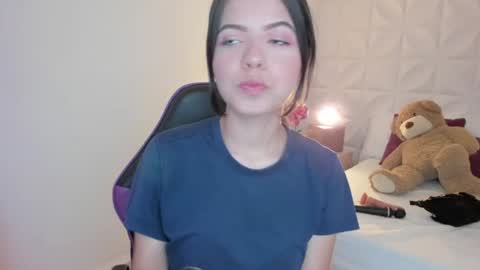 Sophia Howland online show from July 24, 9:35 pm