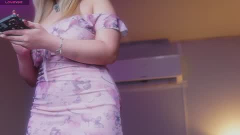 Sophia online show from June 20, 10:45 pm