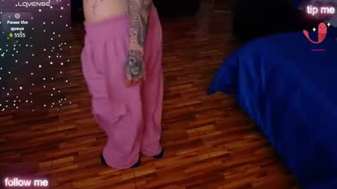 sophiamiller6 online show from April 30, 1:06 pm