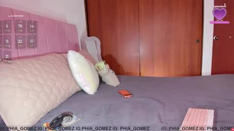    online show from November 12, 11:43 am