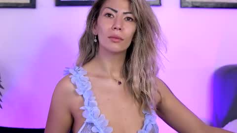 Sophie online show from June 4, 3:01 am